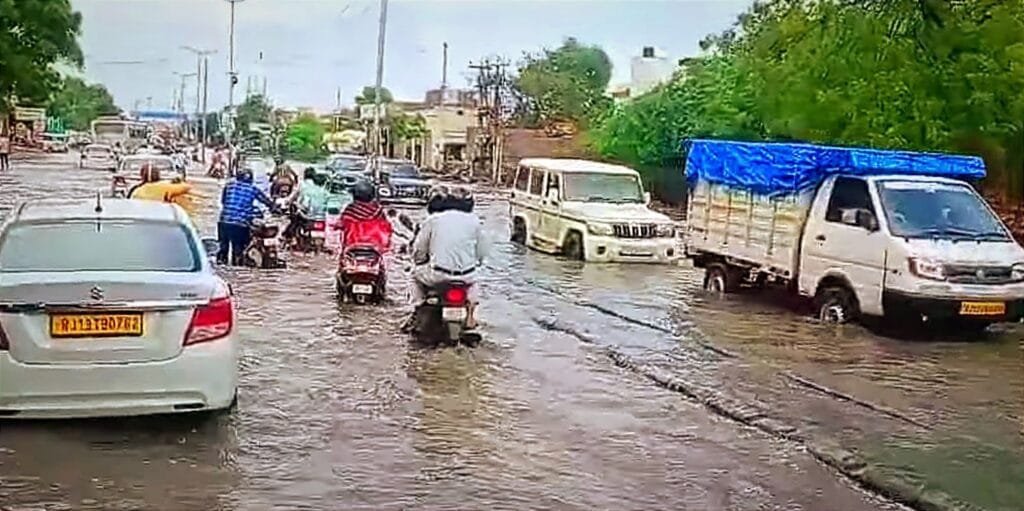 Weather-Update: मौसम विभाग ने बताया कब मिलेगा देश को बारिश से निजाद।