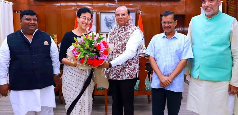 Delhi CM: दिल्ली के नये मुख्यमंत्री का पद संभालेंगी Atishi Marlena। कहा शपथ लेते ही करूगीं ये काम।