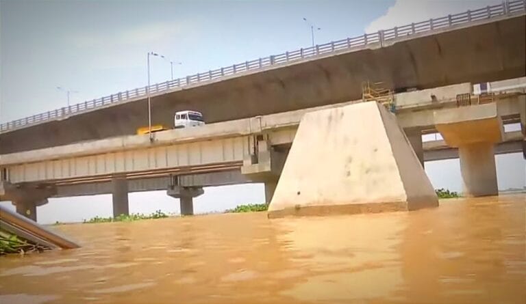 Koshi brings flood in Bihar