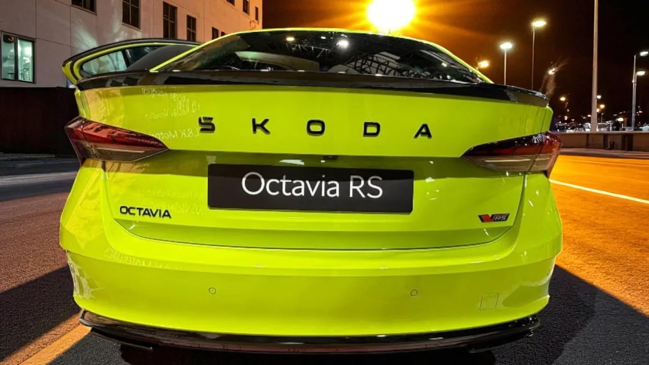 Skoda Octavia RS 2025 Back