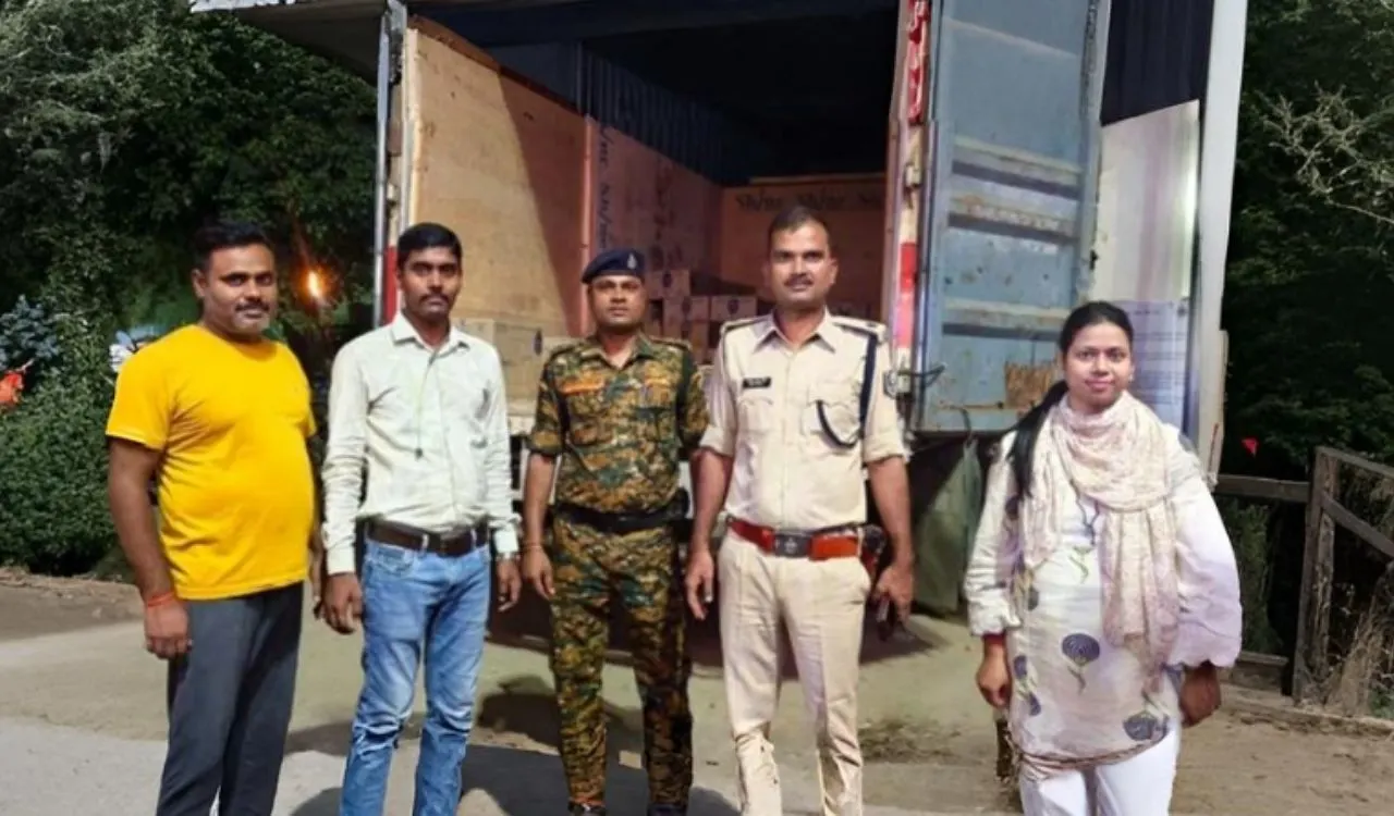 Foreign liquor seized in Buxar Bypass Road