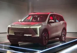 Mahindra XEV 9S 6 Seater Launched