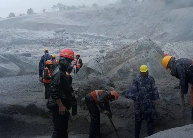 नेपाल में तबाही के बीच सुरंगों में फंसे सैकड़ों मजदूर! 750 मौतों के बाद भी जारी है जिंदगी की तलाश
