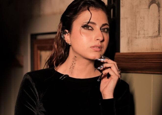 हैदराबाद में फरहाना भट की गाड़ी को भीड़ ने घेरा, वायरल वीडियो के बाद टीम ने बताई पूरी सच्चाई