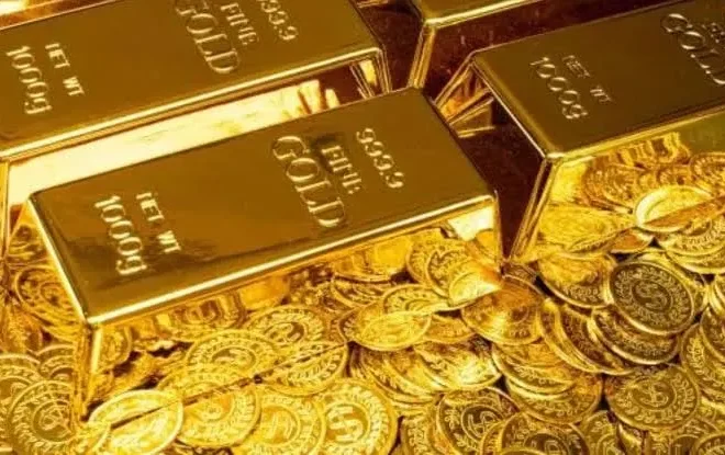 Gold Price Today: सोना खरीदने वालों के लिए जरूरी खबर, 6 अक्टूबर को फिर नरम पड़े दाम, जानें दिल्ली से मुंबई तक आज का भाव