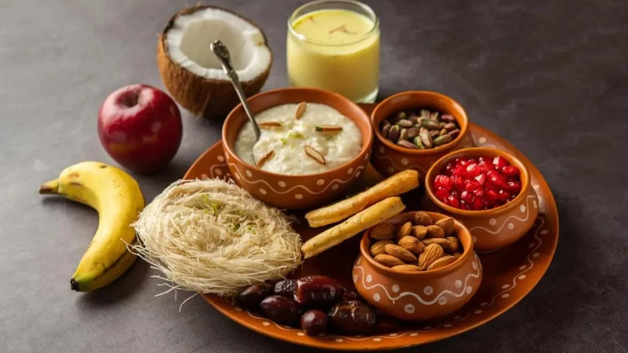 इस करवा चौथ सरगी की थाली में जरूर रखें ये 5 चीजें, दिनभर भूख-प्यास से बचने में मिलेगी मदद