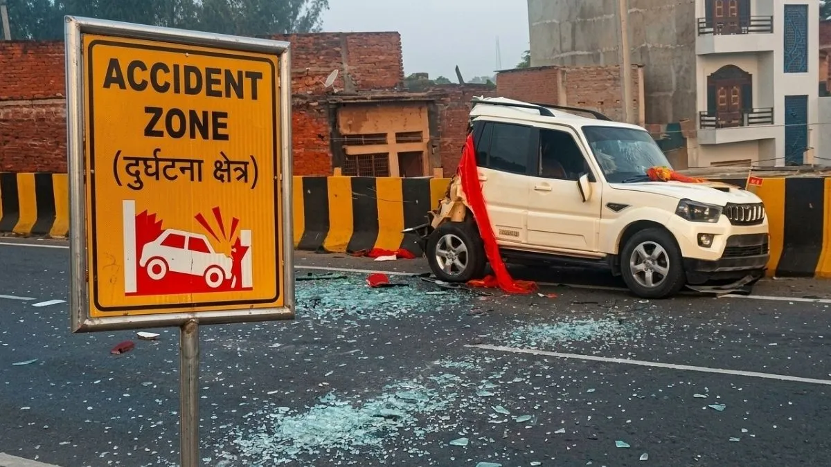 विंध्याचल से दर्शन कर लौट रहे थे 8 दोस्त, हाइवे पर ट्रक ने स्कॉर्पियो को मारी टक्कर; 4 की मौके पर मौत